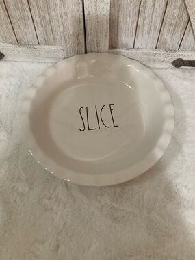 Rae Dunn  'SLICE' Pie Dish
